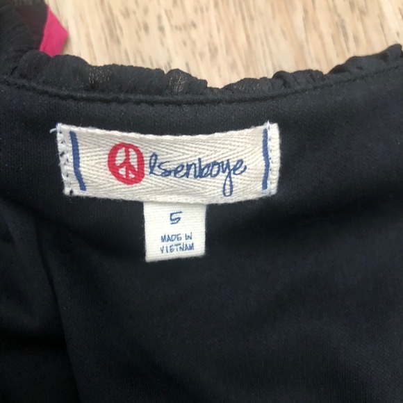 Beautiful dress size 5 black with hot pink accent. - Picture 4 of 5